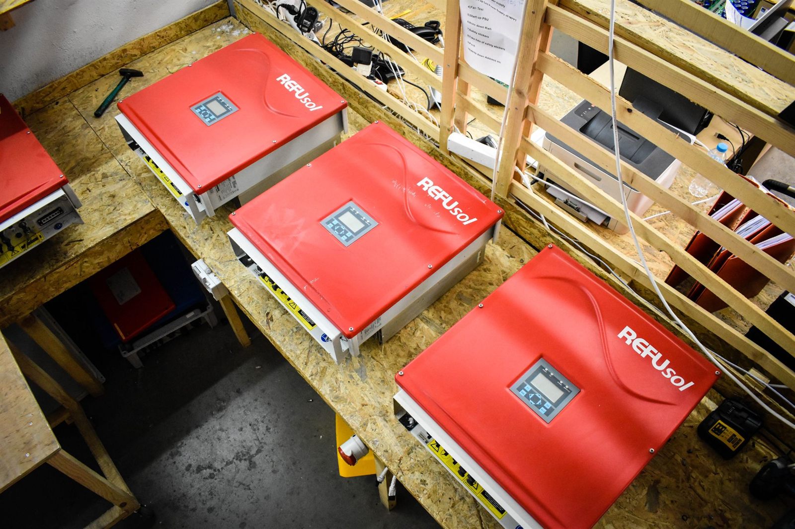 REFUsol inverters on a test bench